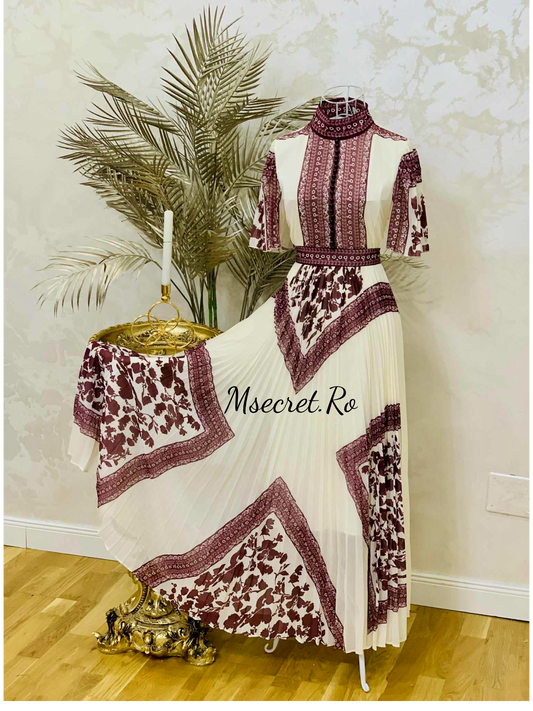 Rochie midi ivory cu imprimeu bordeaux și pliseuri elegante