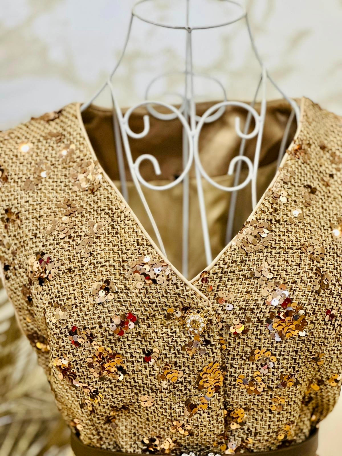Compleu bej Couture din Tweed cu vesta și Fusta