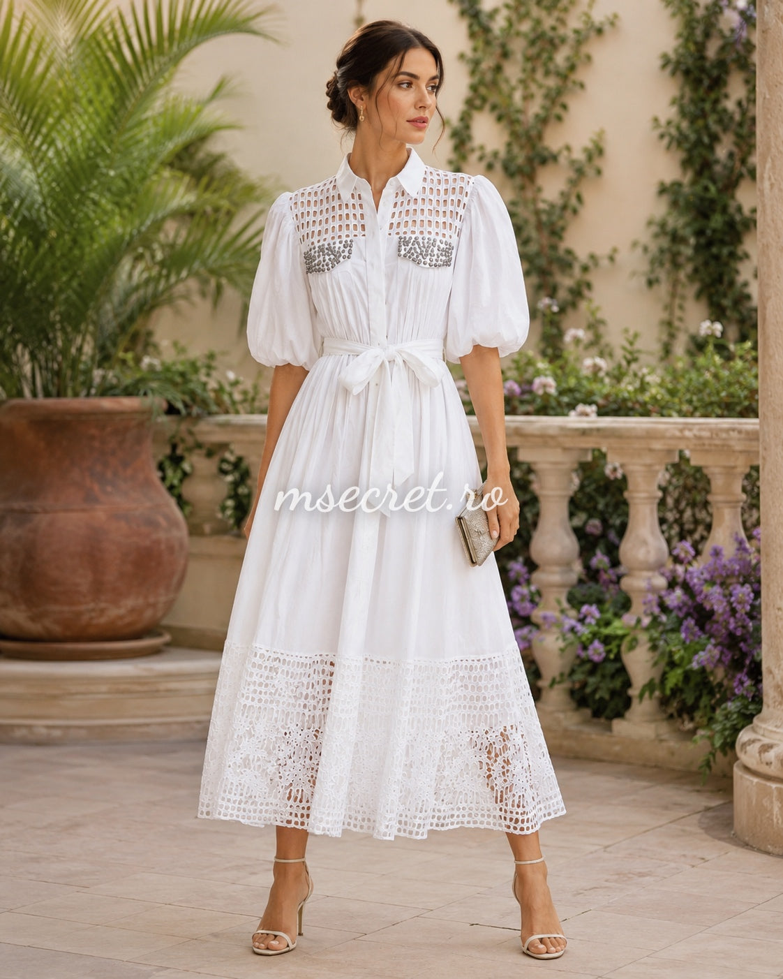 Rochie alba cu broderie perforata si aplicatii stralucitoare