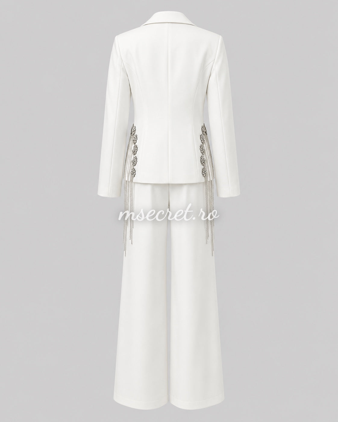 Elegant white suit with a blazer and flared trousers