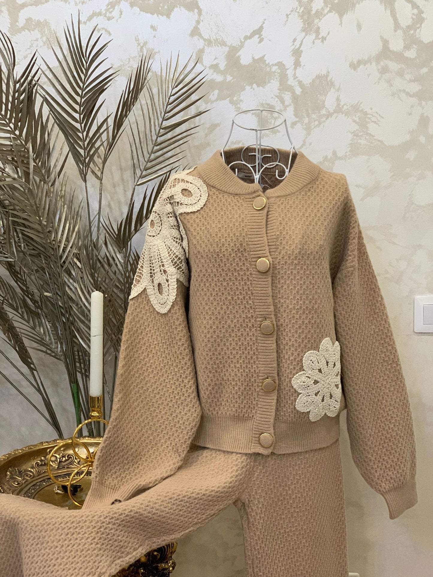 Compleu din lana cu cardigan si pantaloni lungi