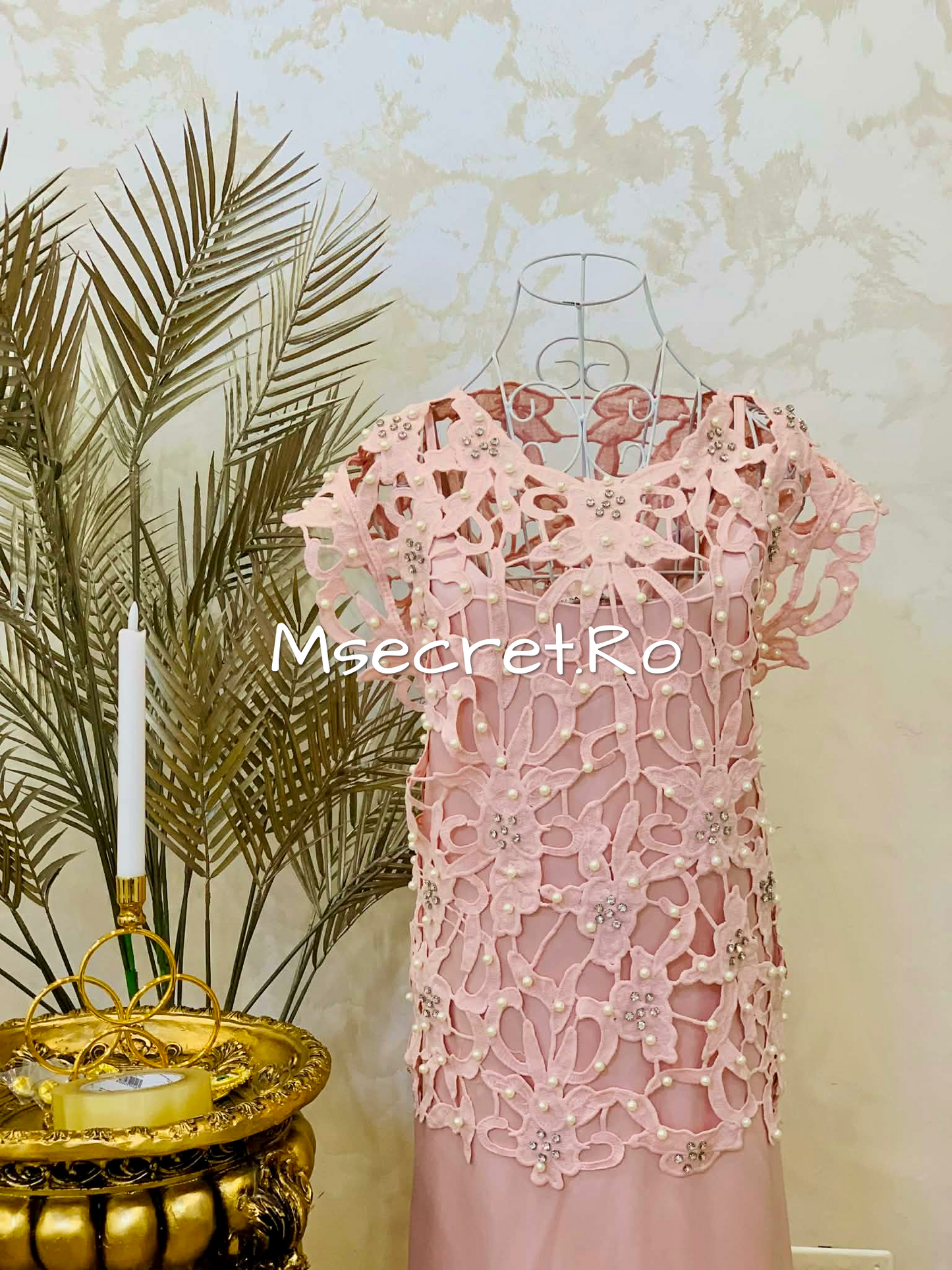 Rochie roz cu perle