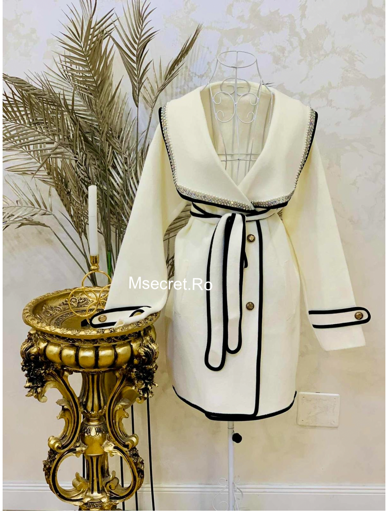 Palton crem din lana cu pietre