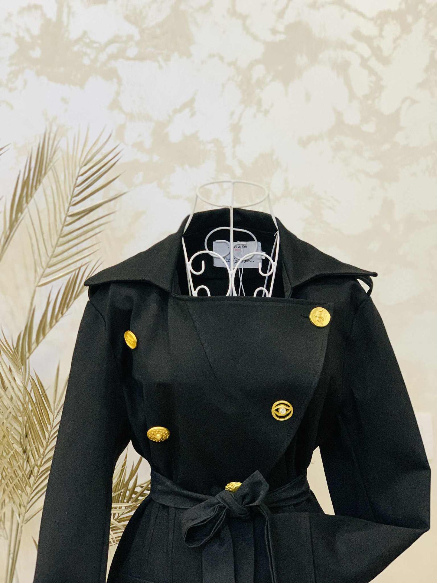 Trebch rochie cu detalii aurii