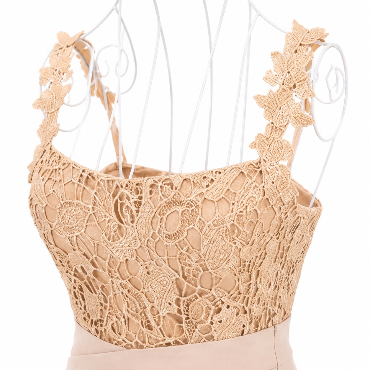 Compleu elegant bej cu top din dantela si pantaloni palazzo