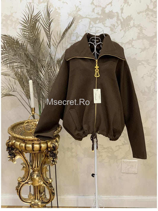 Geaca maro din denim cu detalii aurii