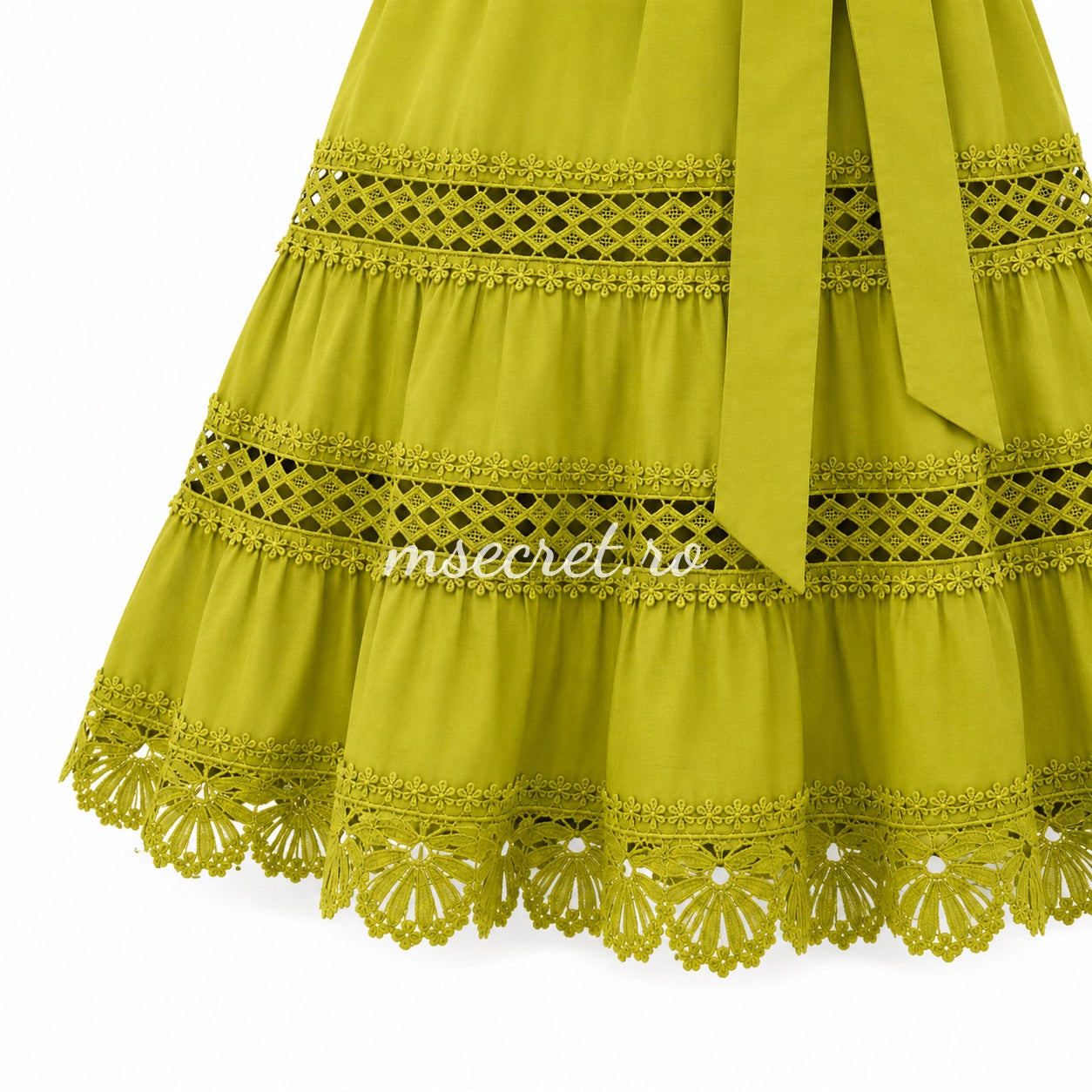 Rochie camasa verde cu cordon in talie si insertii din dantela
