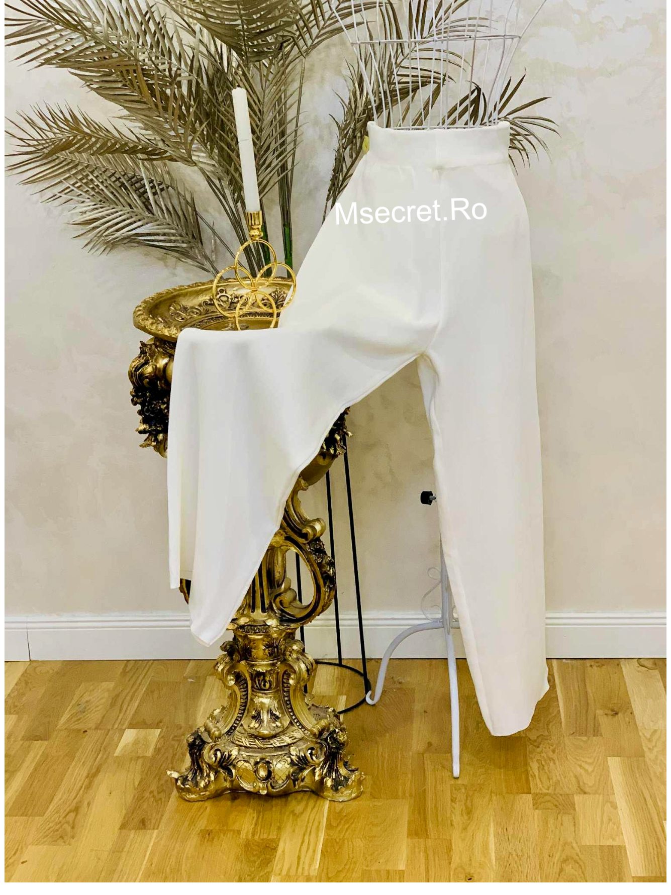 Compleu alb cu pulover si pantaloni lungi din tricot