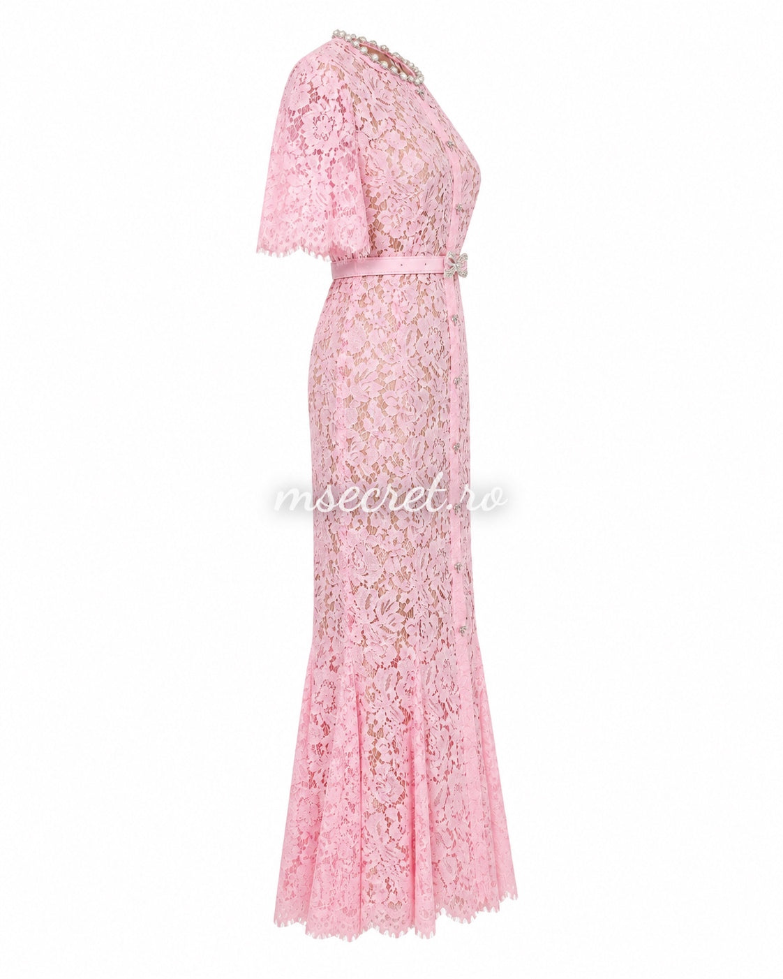 Pink lace dress with pearlescent details