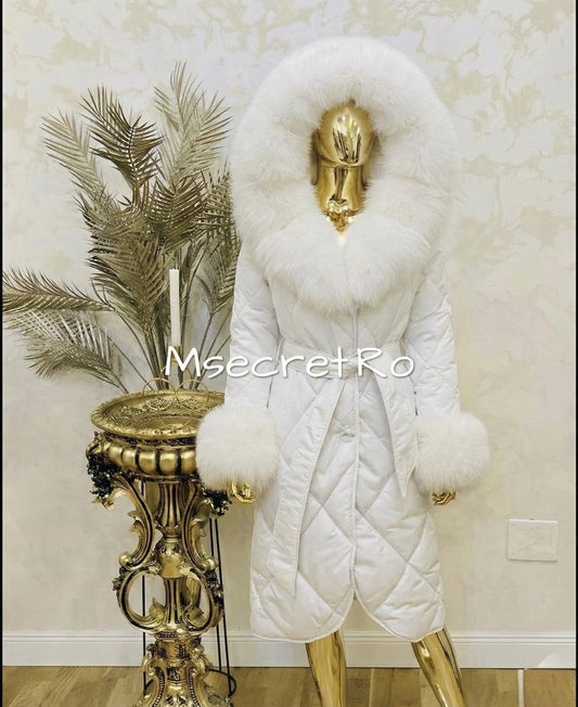Geaca alba imperbeabila cu blana naturala