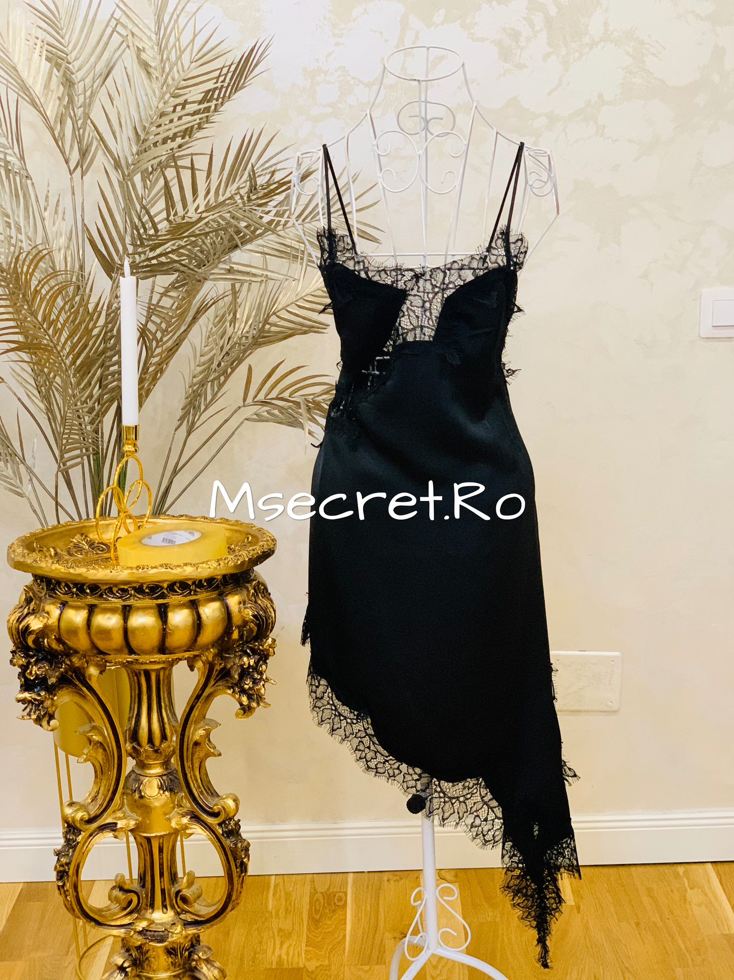 Rochie neagra midi cu dantela