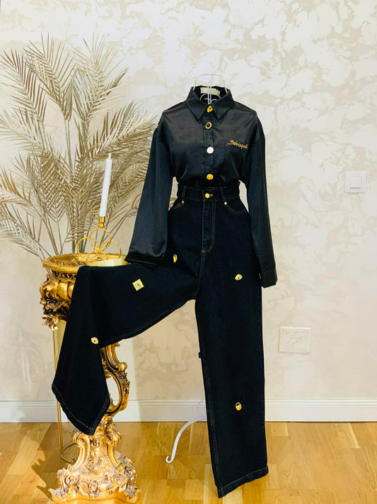 Blugi negri cu detalii aurii