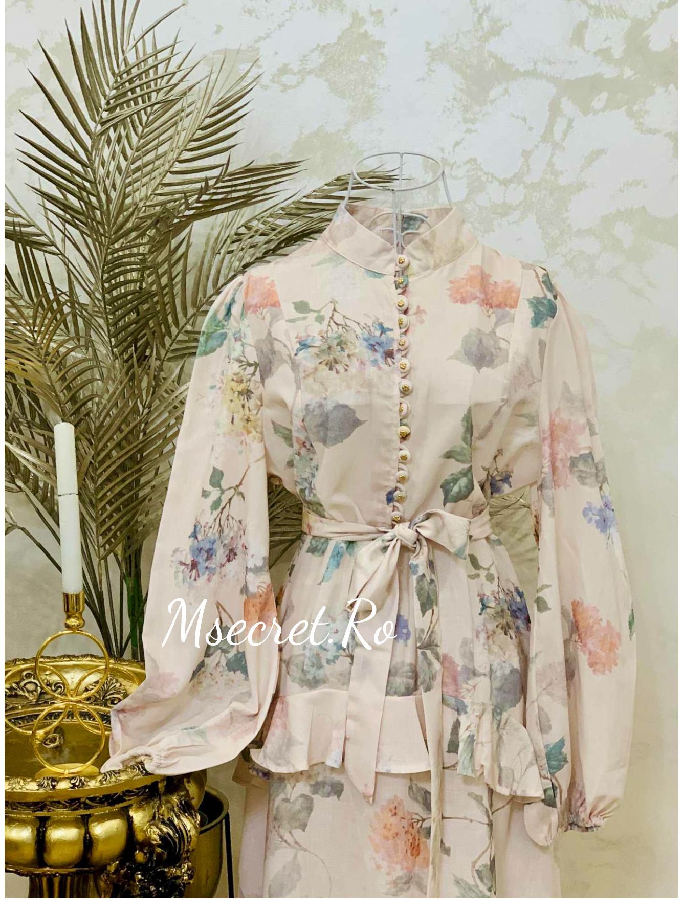 Rochie romantică cu imprimeu floral pastel