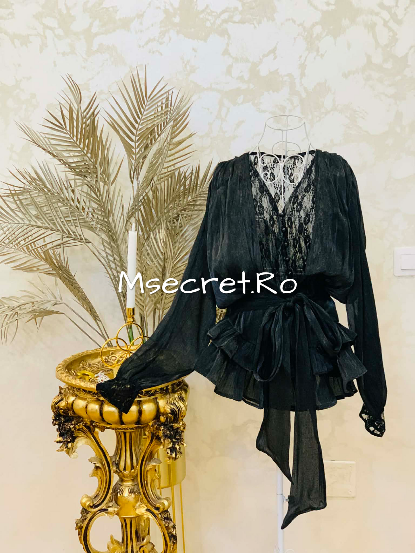 Rochie negara cu dantela