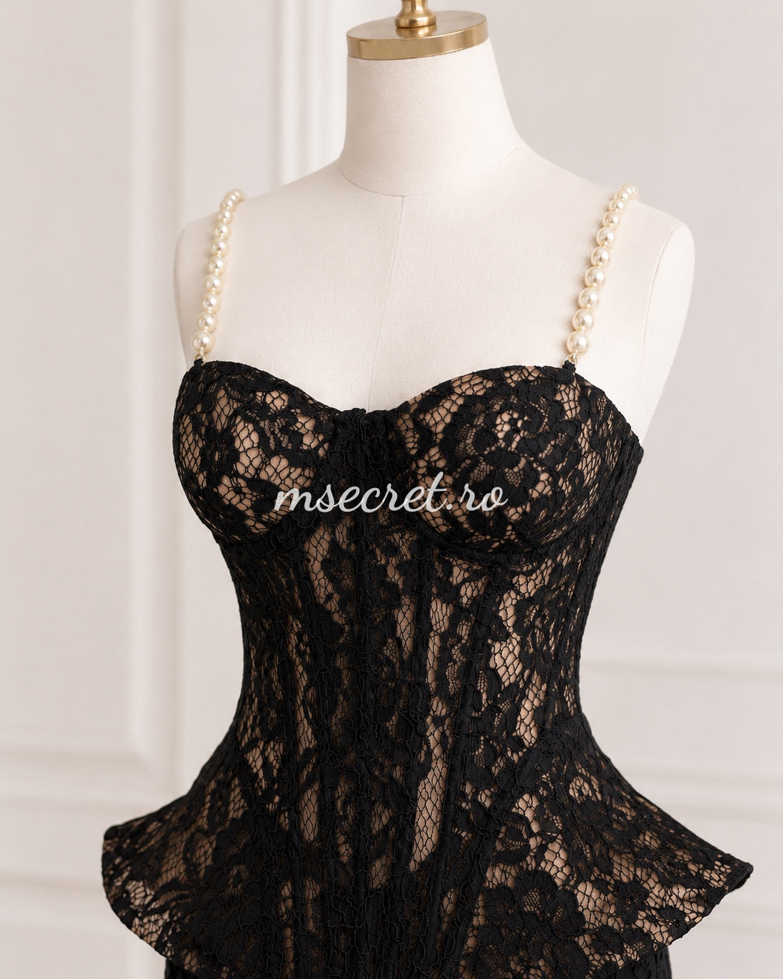 Compleu negru elegant din dantela cu corset si pantaloni evazati