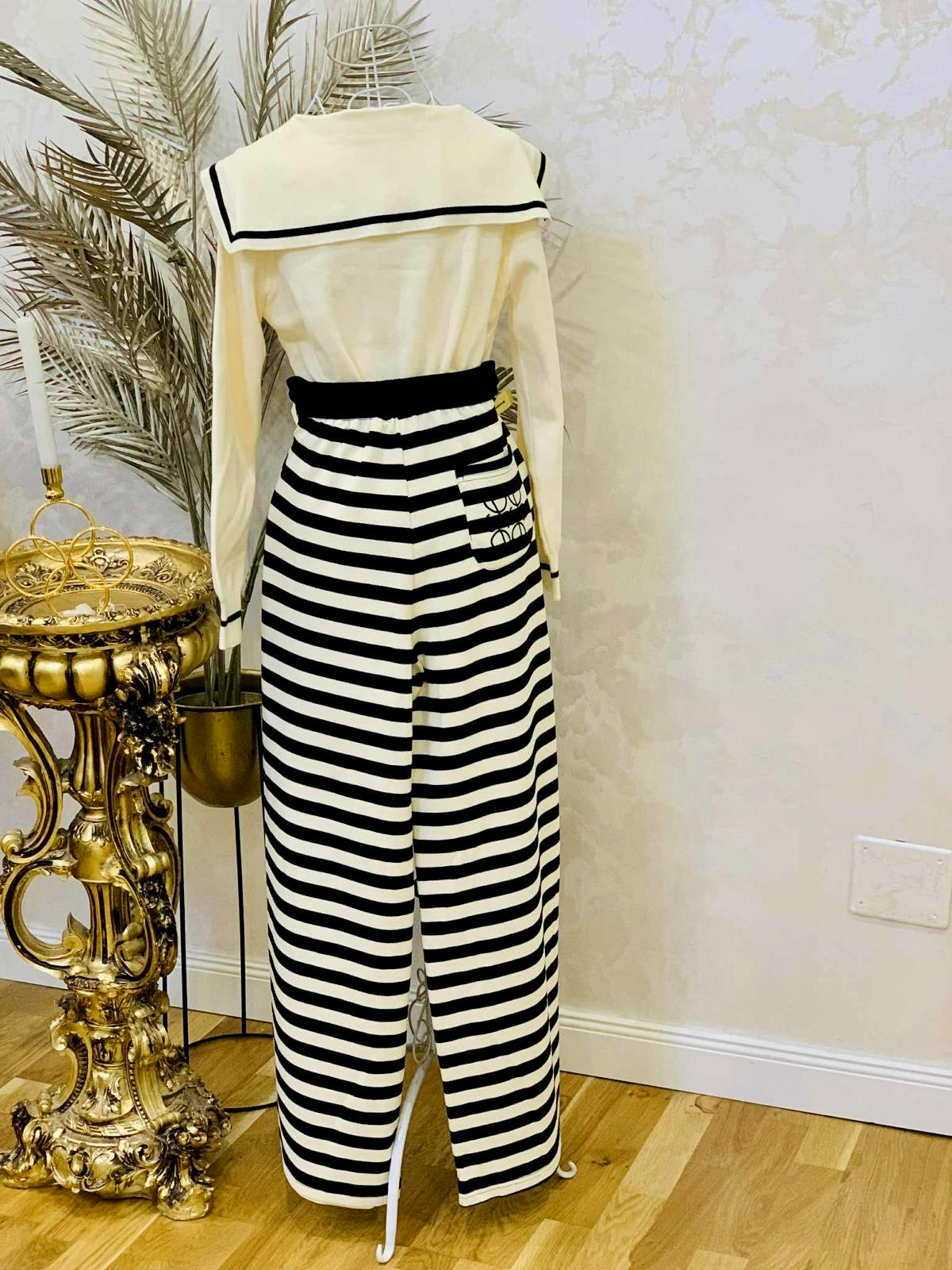 Pantaloni lungi cu talie moderna si buzunare