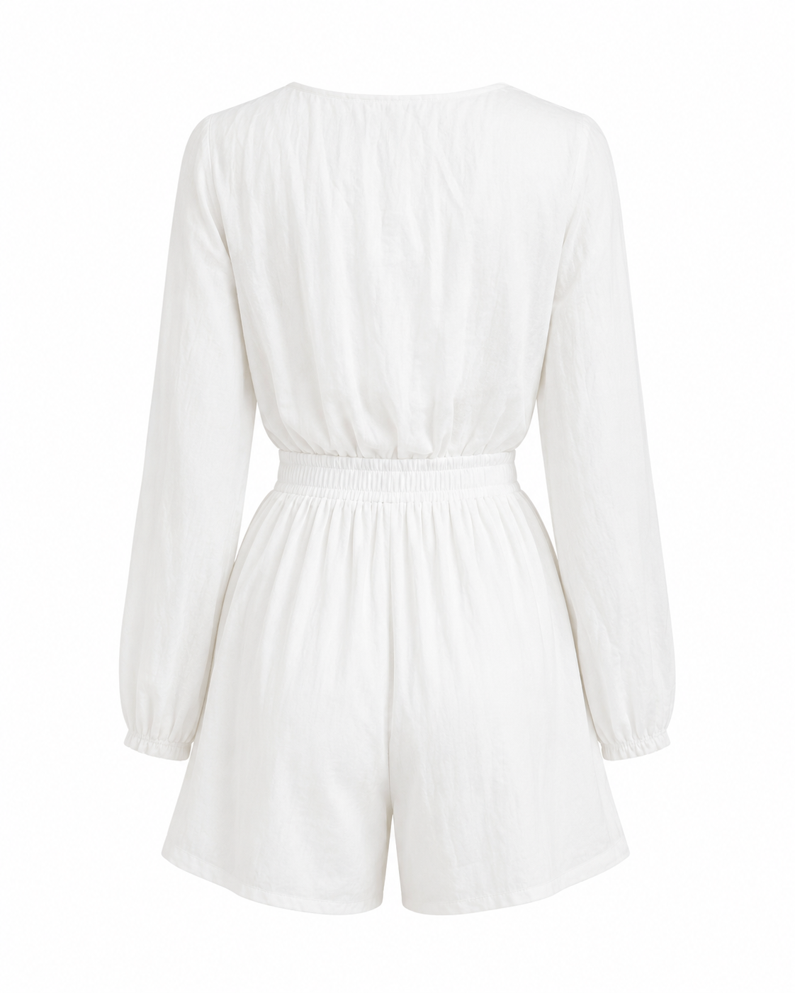 Compleu alb din in cu bluza brodata si pantaloni scurti