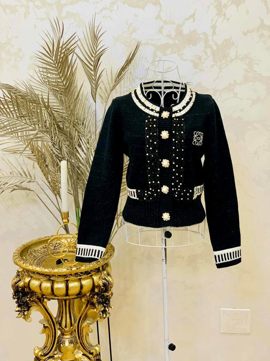 Pulover negru cu perle