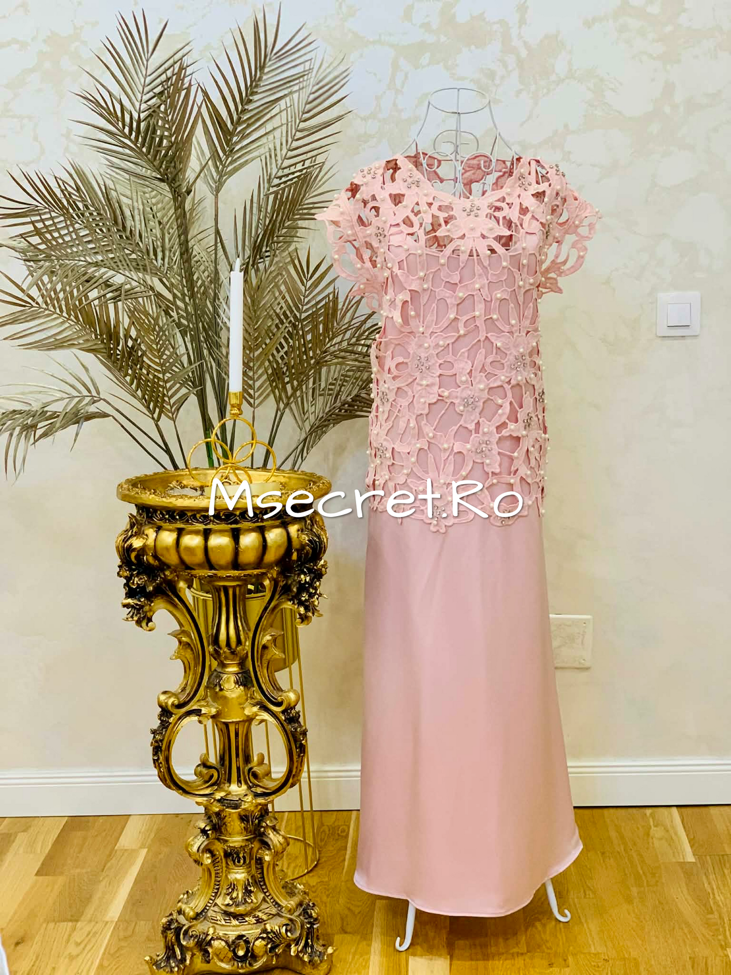 Rochie roz cu perle