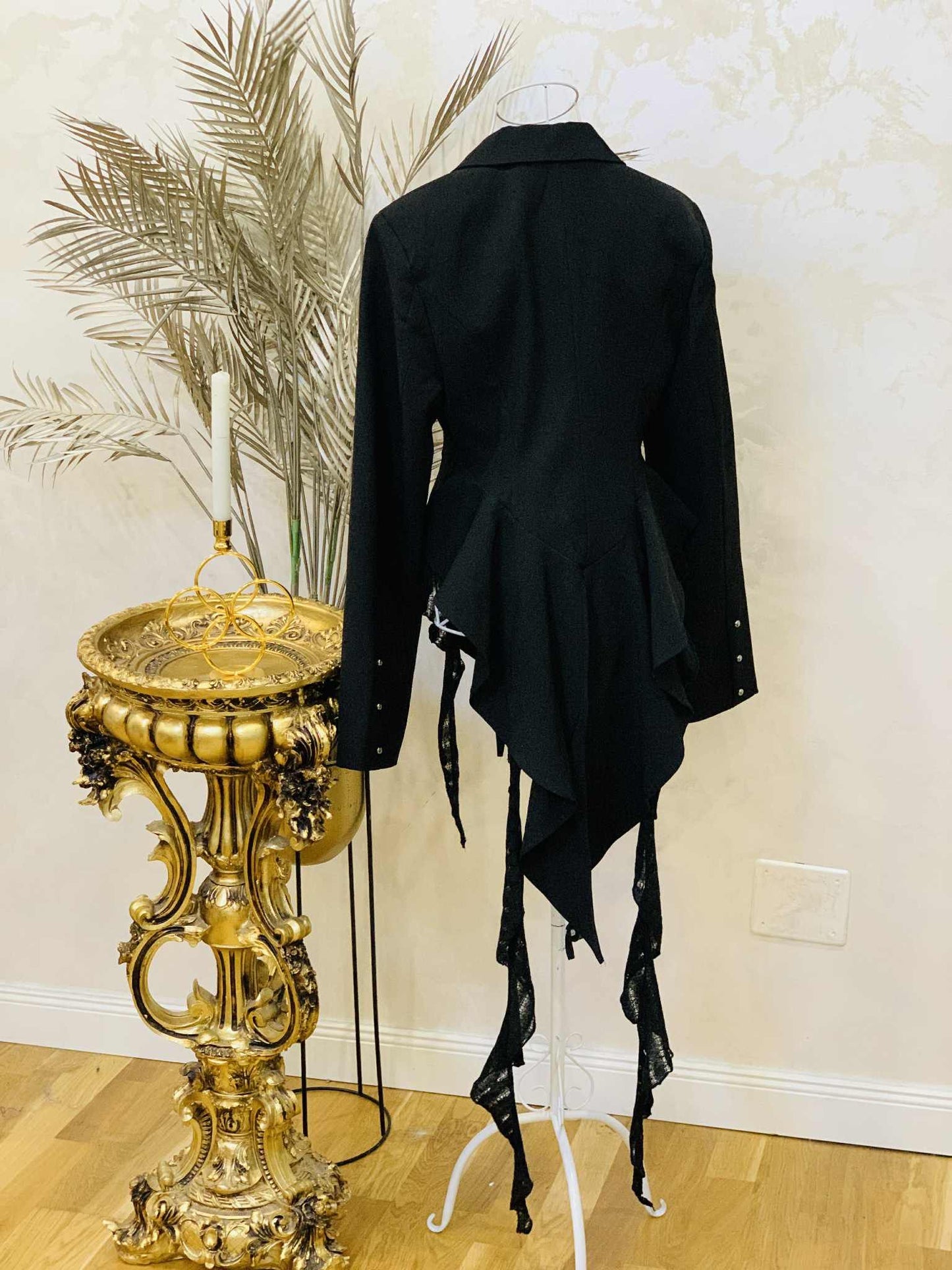 Sacou negru cu franjuri