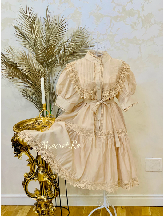 Rochie cu broderie