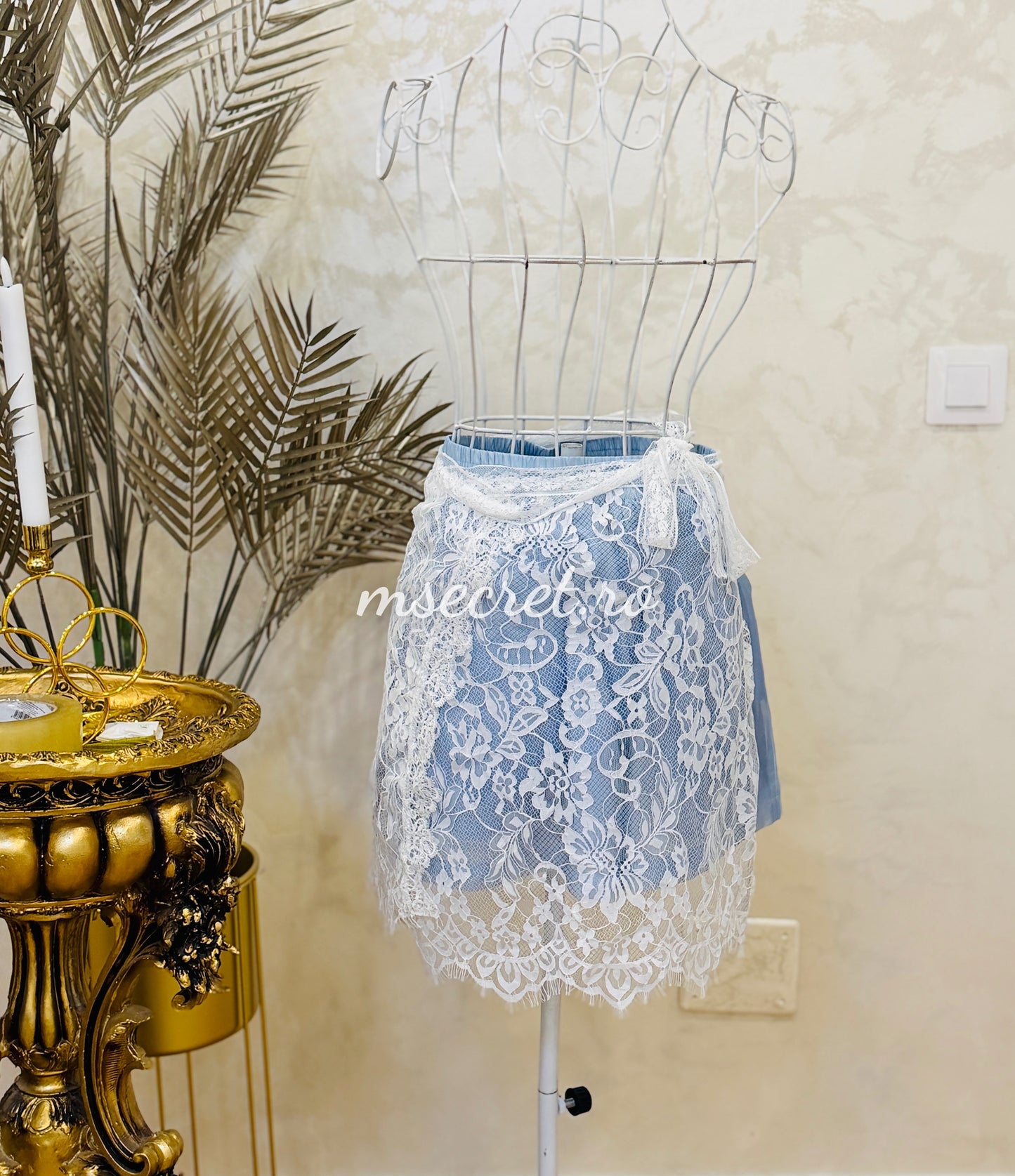 Compleu bleu cu pantaloni scurti și jacheta