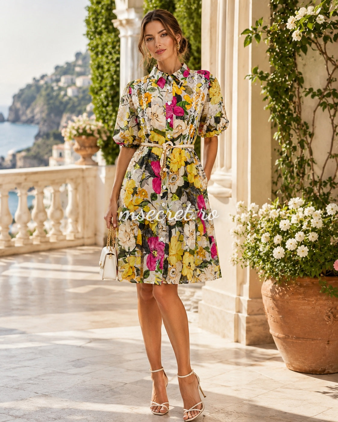 Rochie vaporoasa cu imprimeu floral, maneci bufante si detalii din dantela