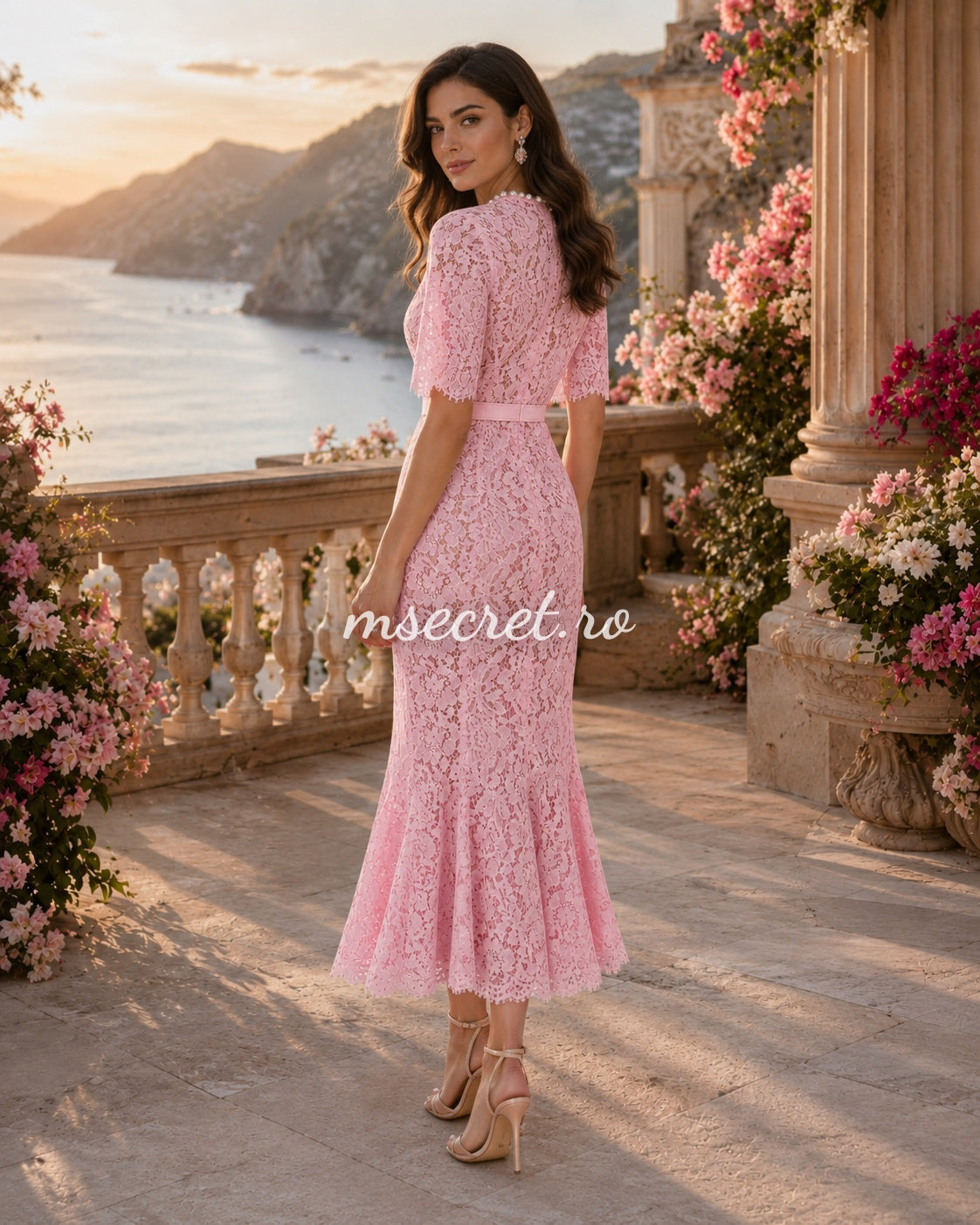 Pink lace dress with pearlescent details