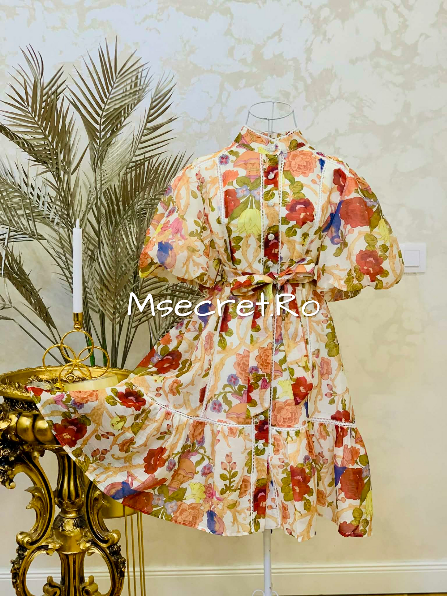Linen dress with short sleeves