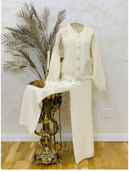 Compleu din lana cu cardigan si pantaloni lungi