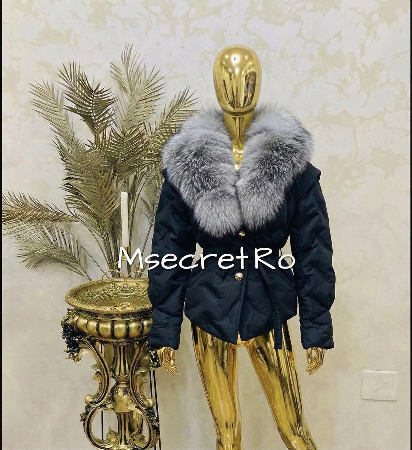 Geaca scurta neagra imperbeabila cu blana naturala