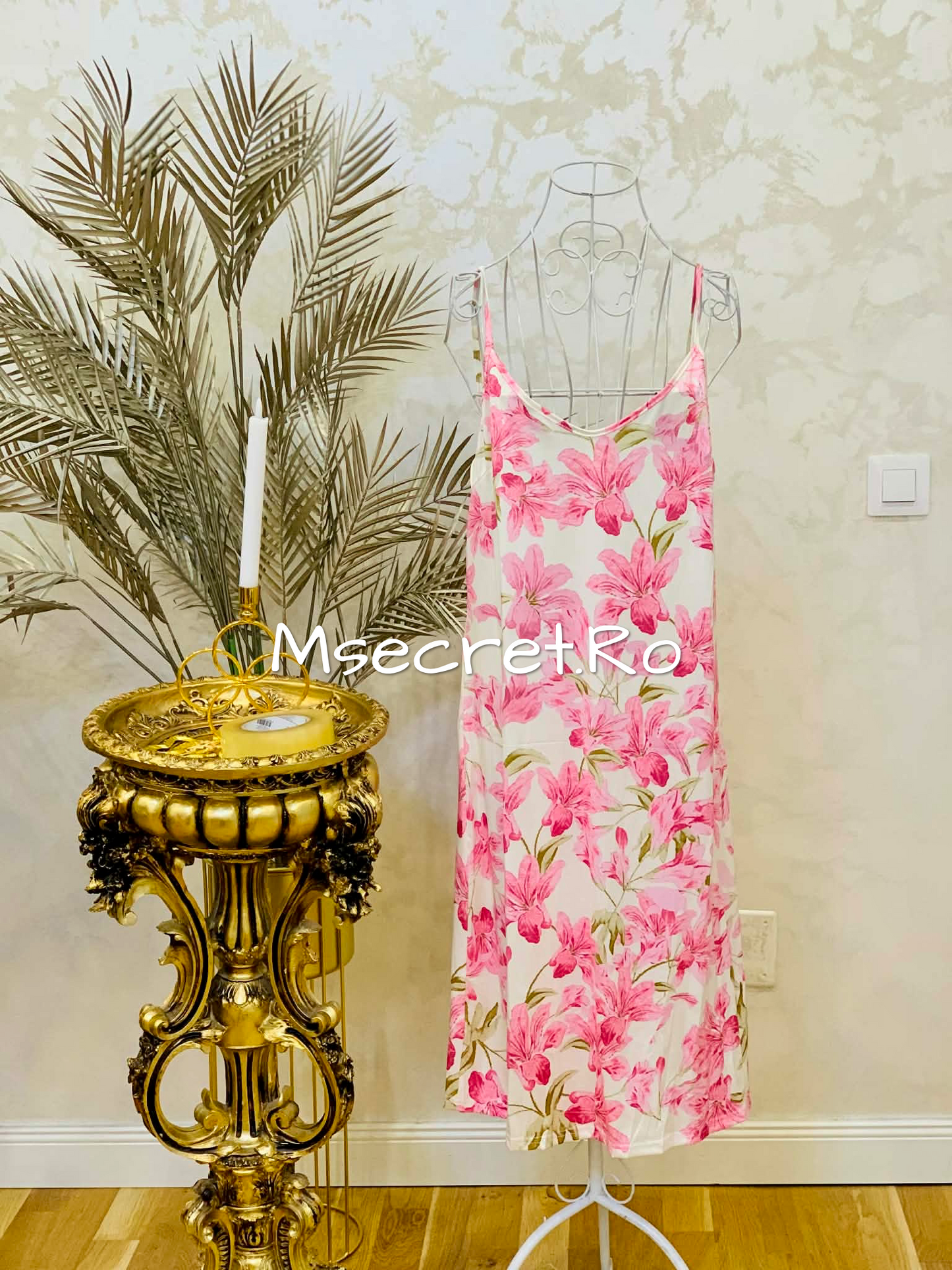 Pink long linen dress with floral print and 3D appliques