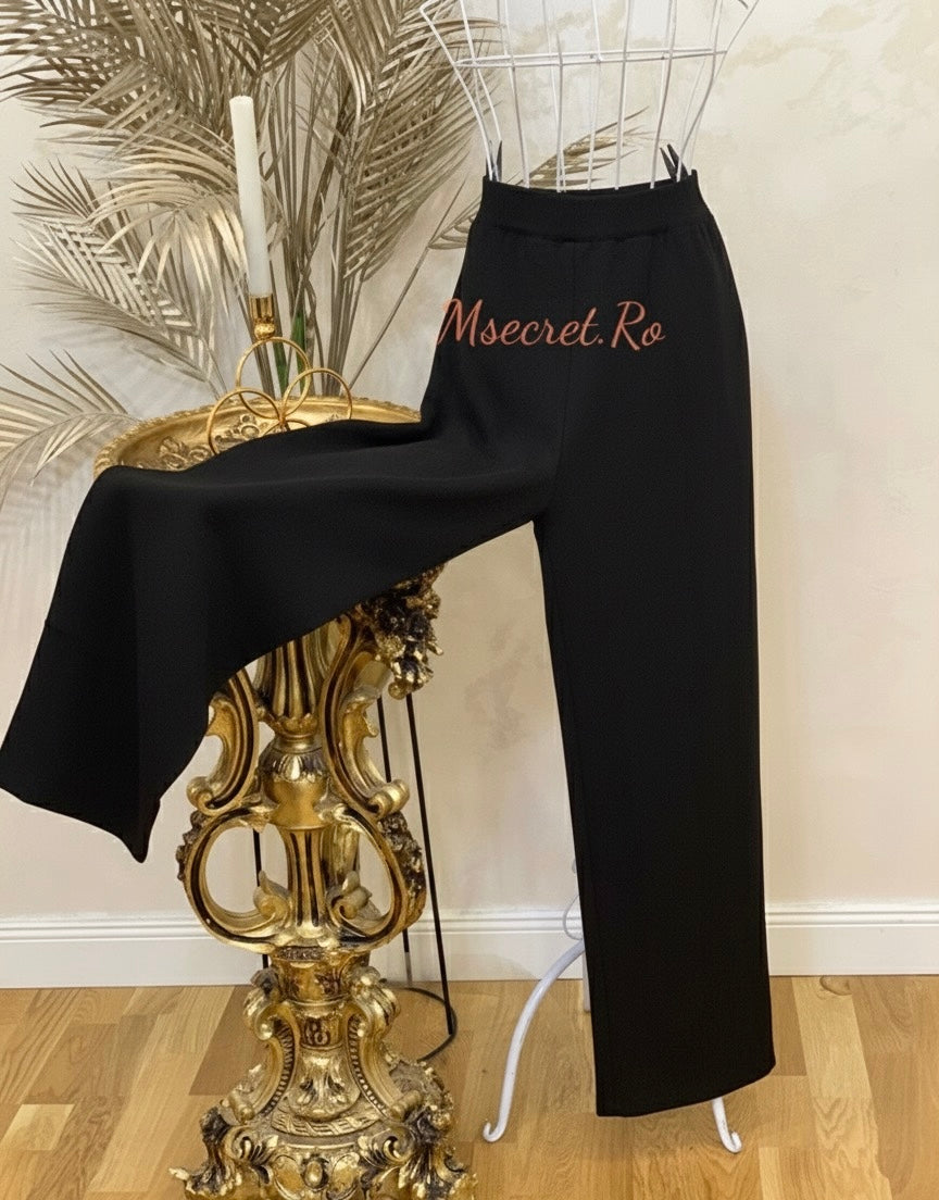 Compleu negru din tricot cu detalii aurii Disy