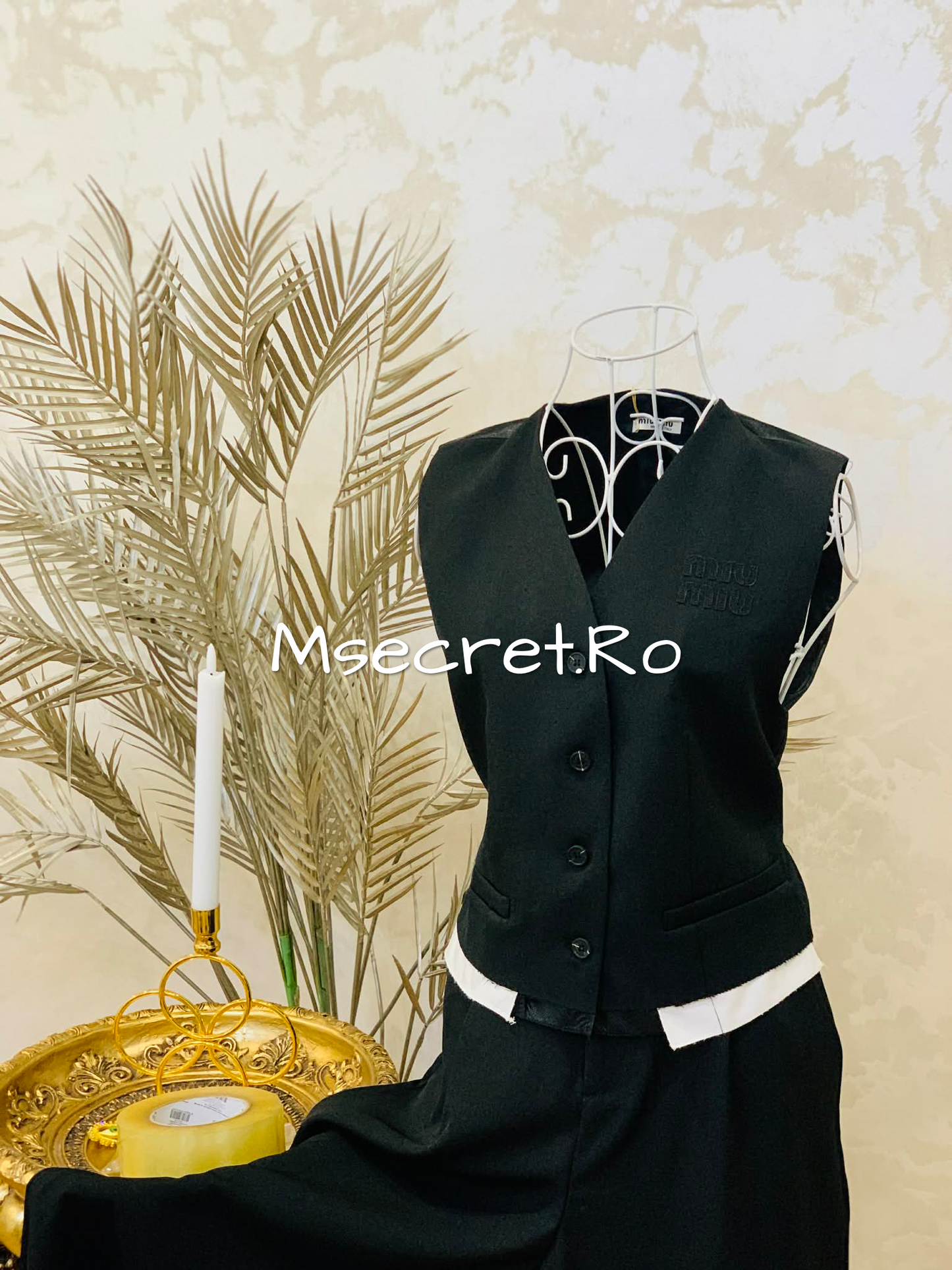 Black set with vest and trousers