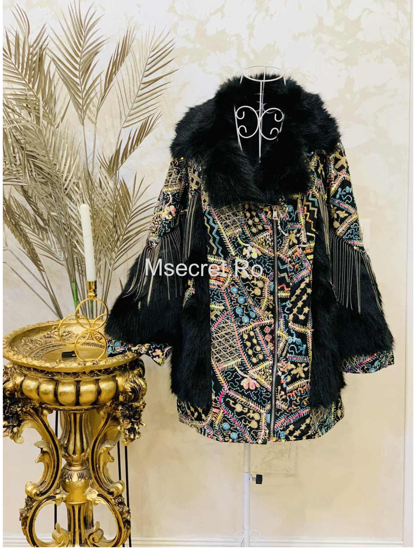 Haina de blana cu motive traditionale