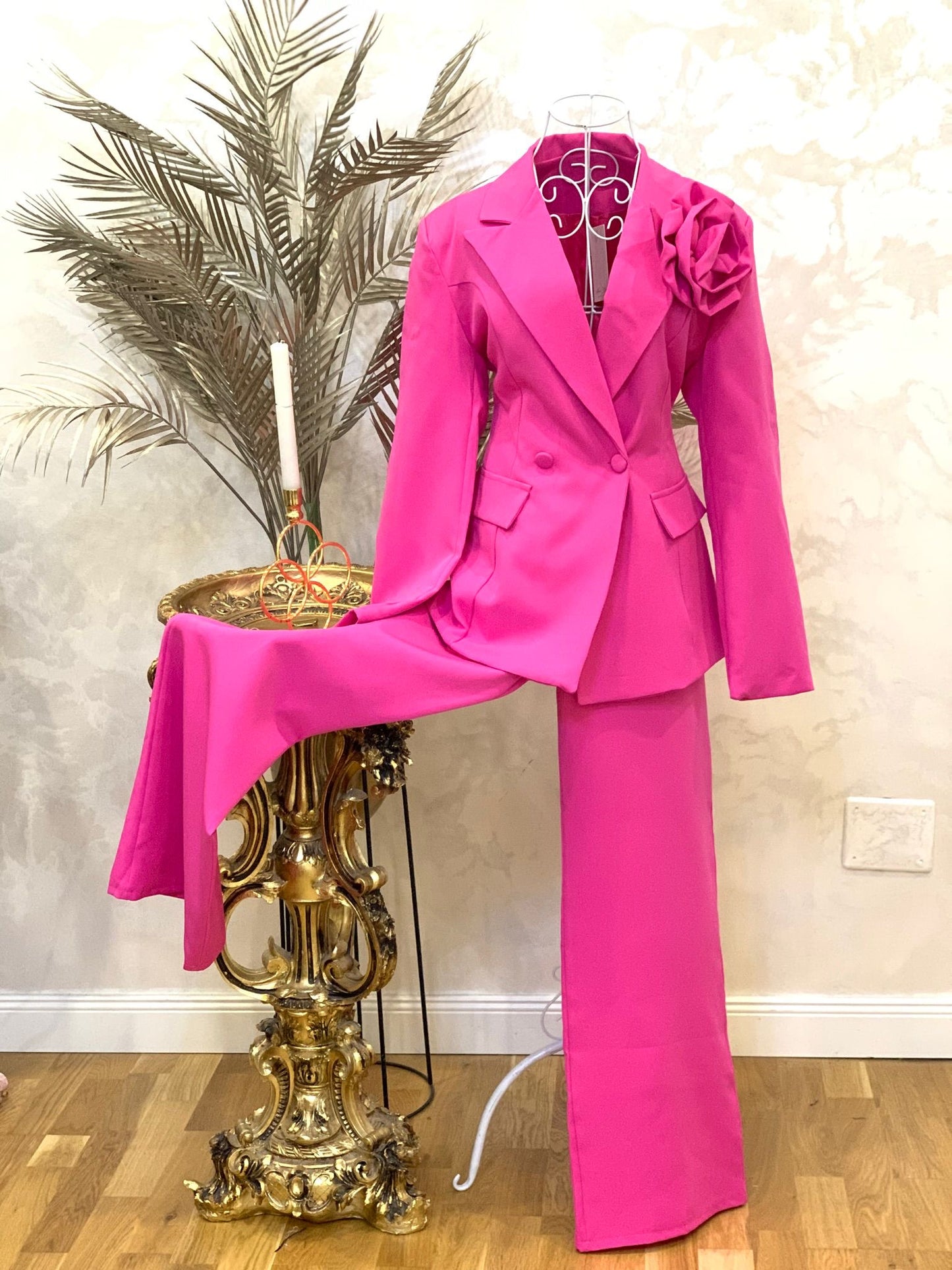 Costum format din sacou si pantaloni evazati