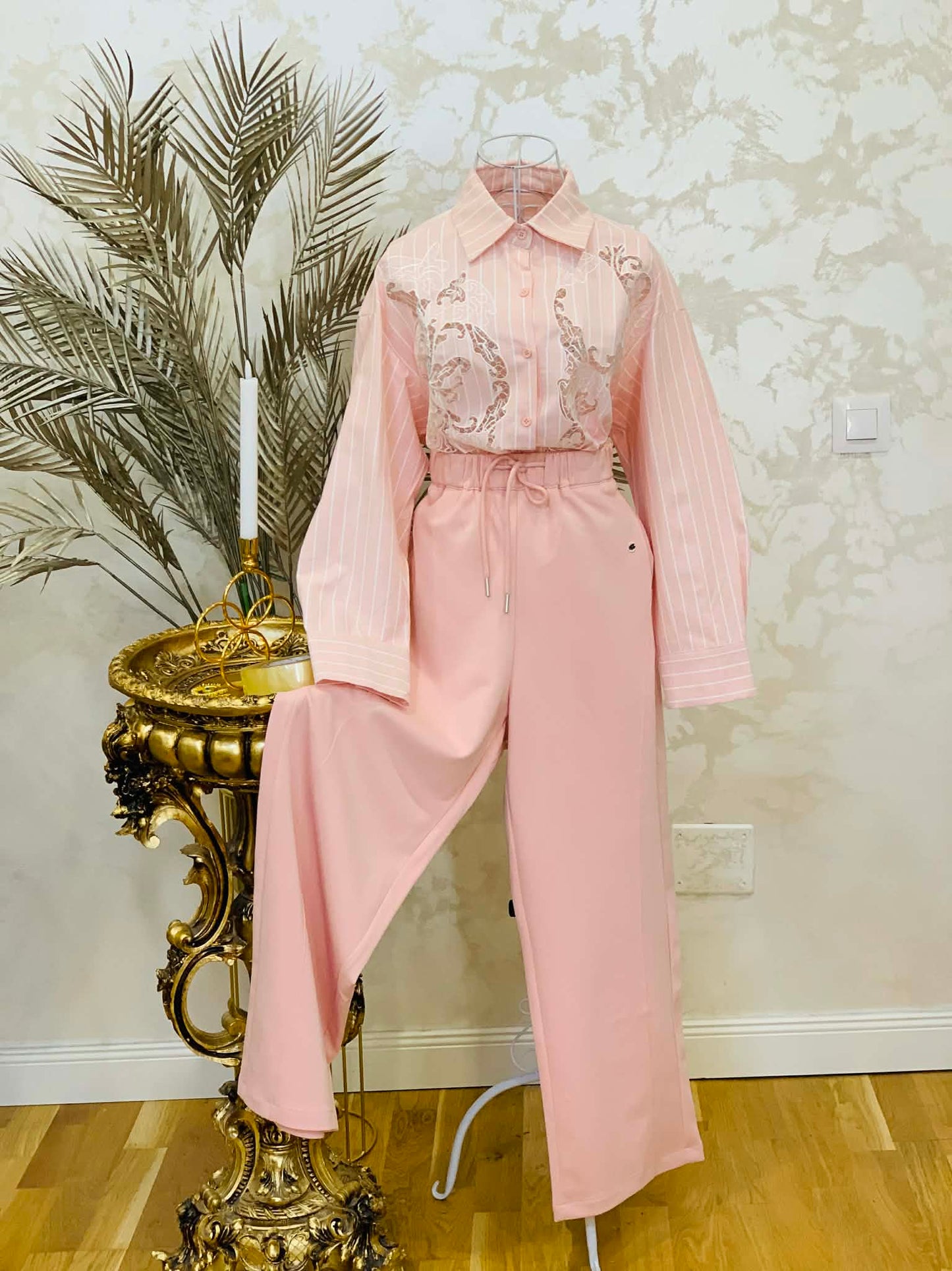 Camasa roz din bumbac cu broderie