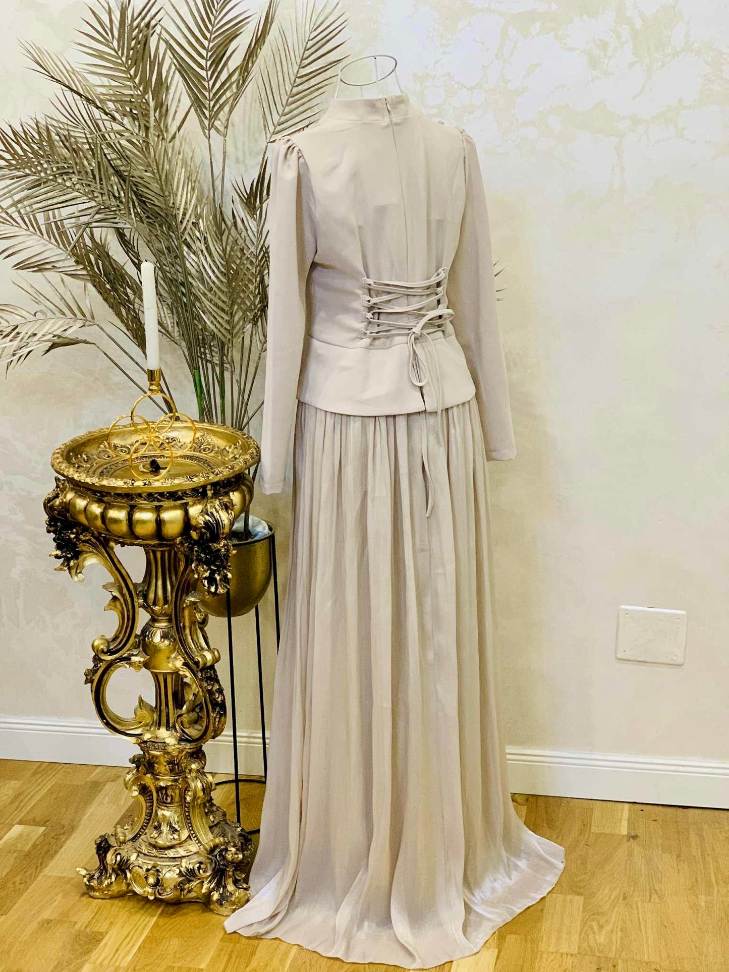 Rochie lunga bej cu cristale