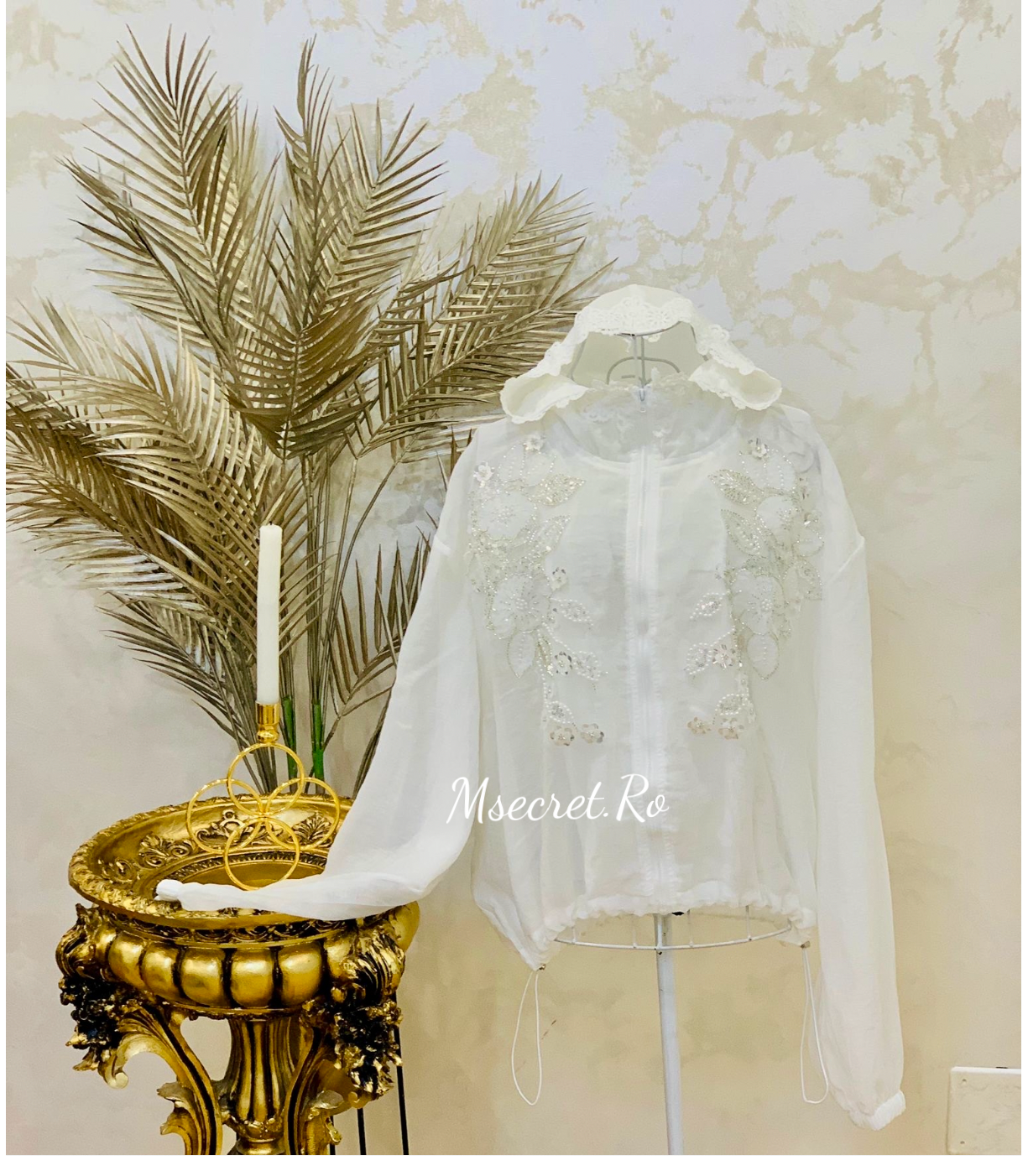 Jacheta alba cu gluga