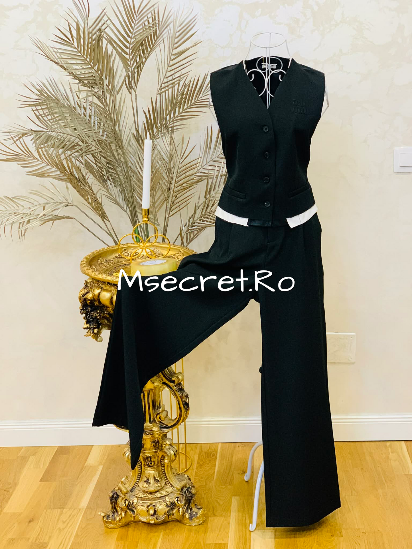 Black set with vest and trousers