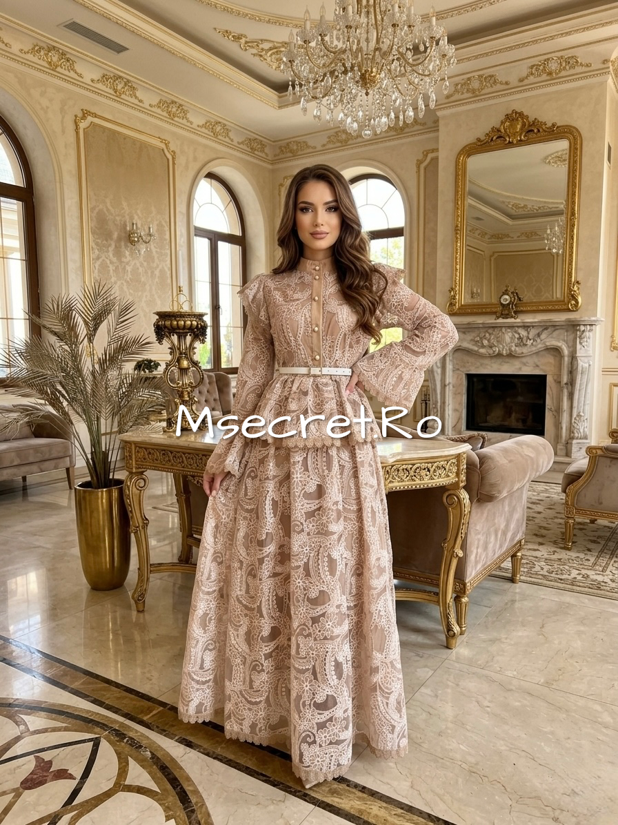 Rochie din dantela bej cu curea