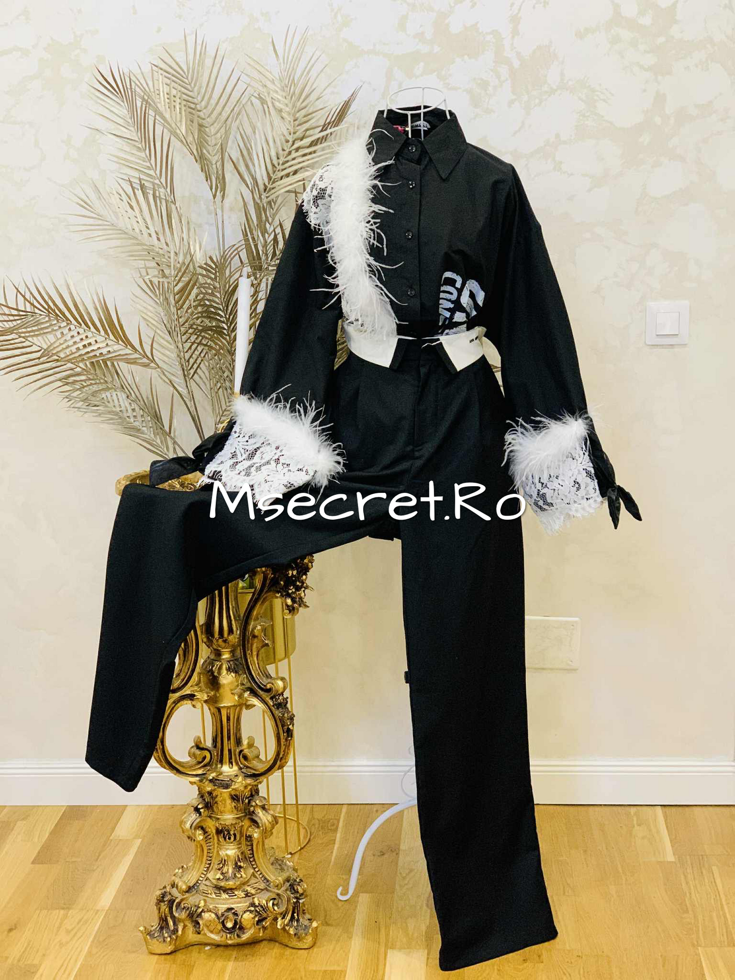Black cotton shirt with feathers