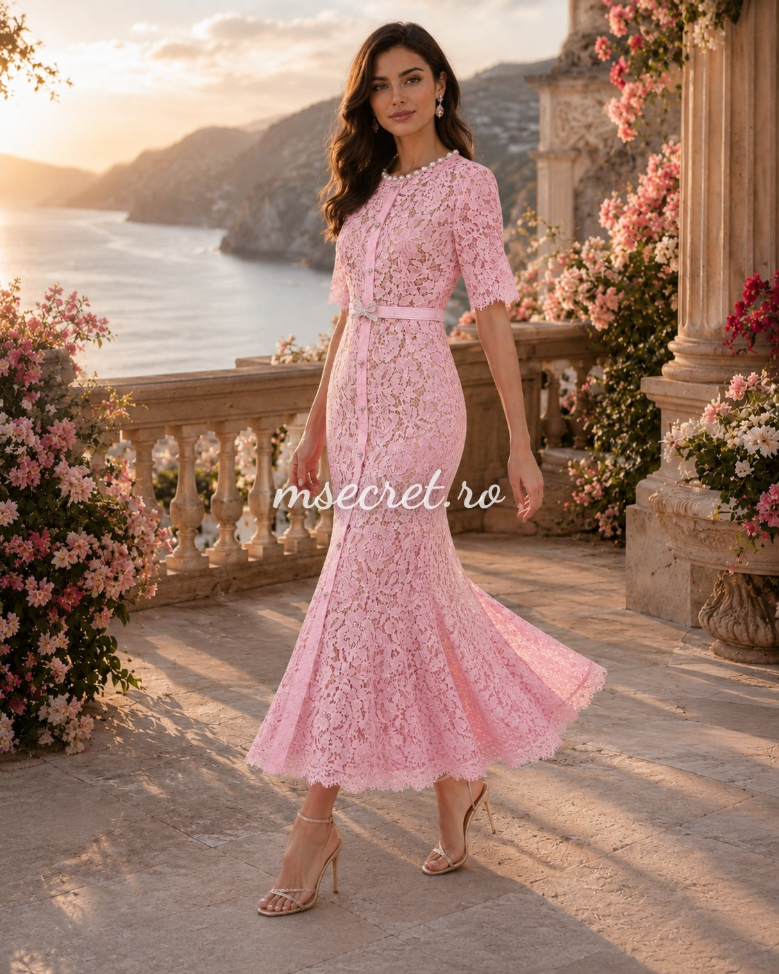 Pink lace dress with pearlescent details