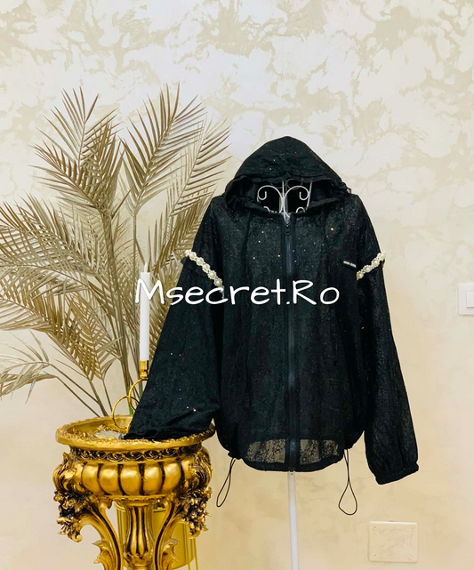 Geaca neagra din dantela cu perle