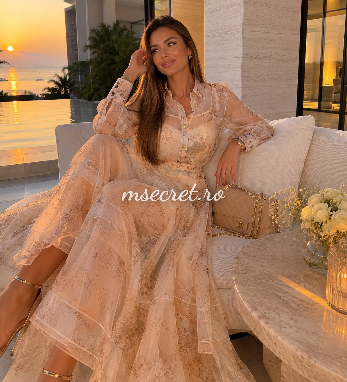 Compleu din organza cu imprimeu artistic in nuante nude