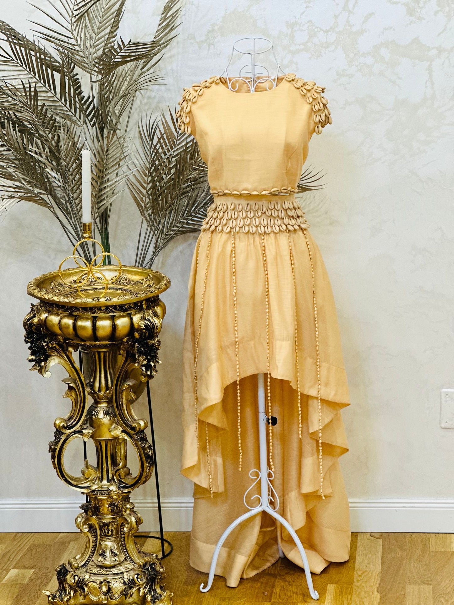 Compleu din in cu scoici