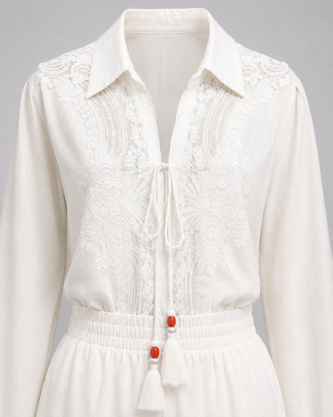 Compleu alb din in cu broderie