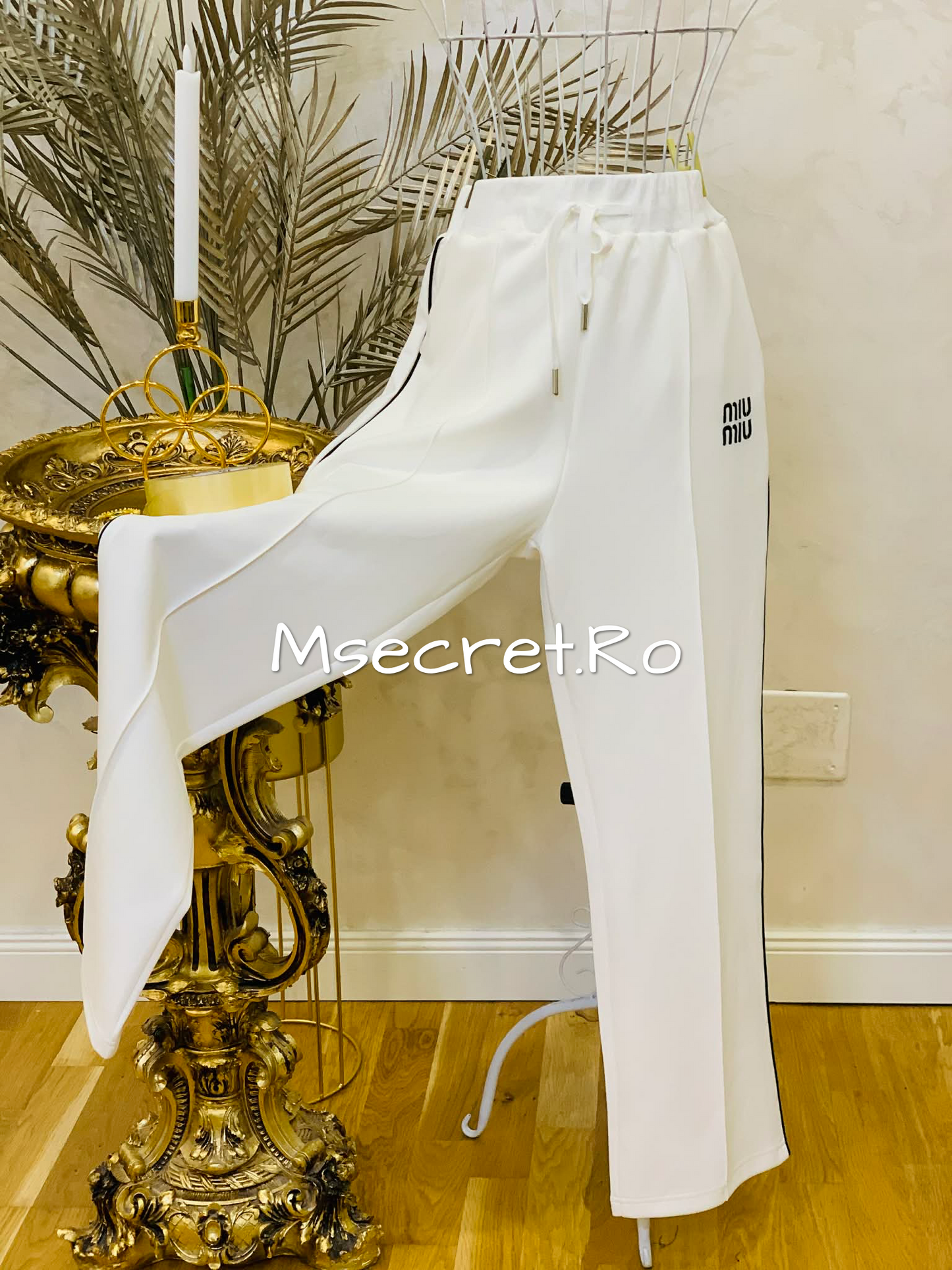 Compleu trening alb cu hanorac si pantaloni lungi