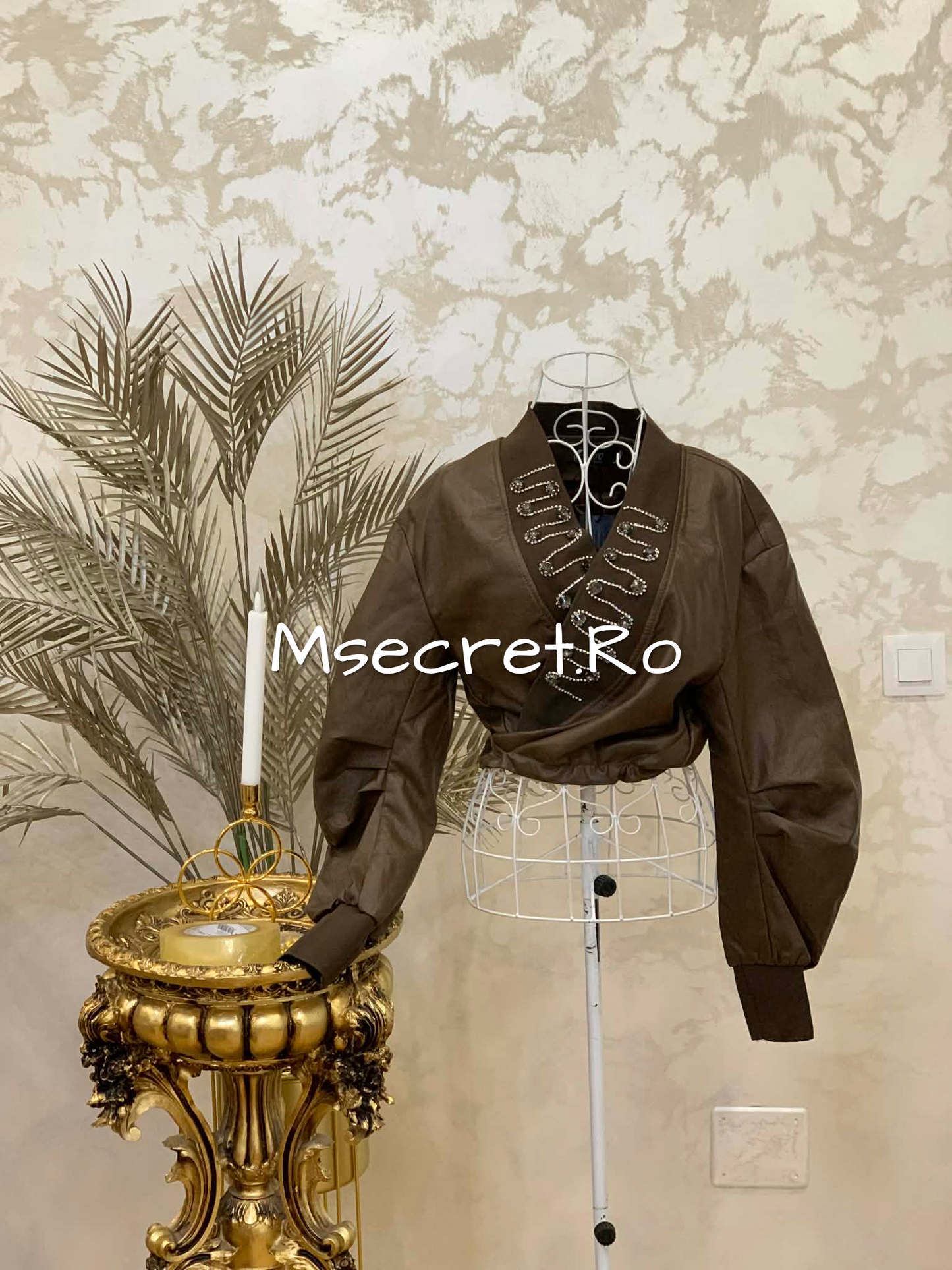 Geaca maro din piele