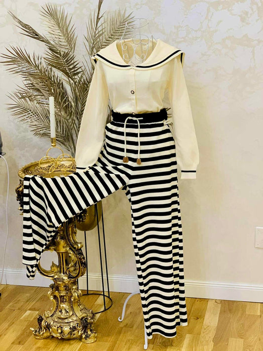 Pantaloni lungi cu talie moderna si buzunare